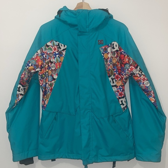 DC Fuse Women’s Graphic Print 2011 Snowboarder Jacket Size Small Teal Black - Picture 7 of 13